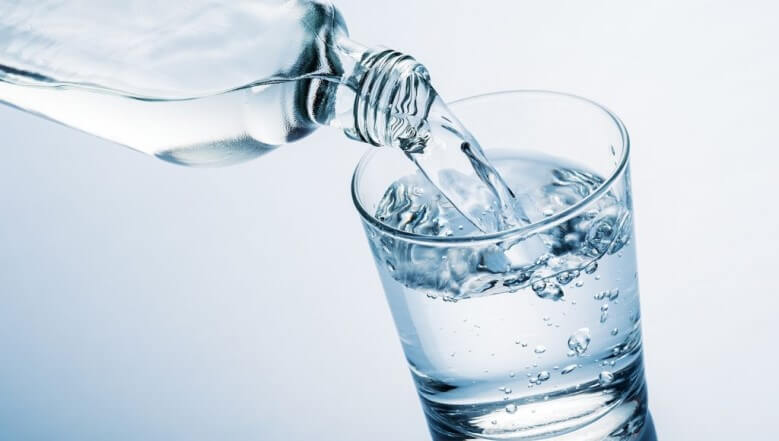 Trinke ausreichend Wasser