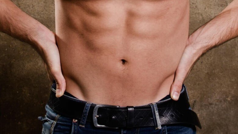 Flacher Bauch: Mit diesen Tipps klappt es