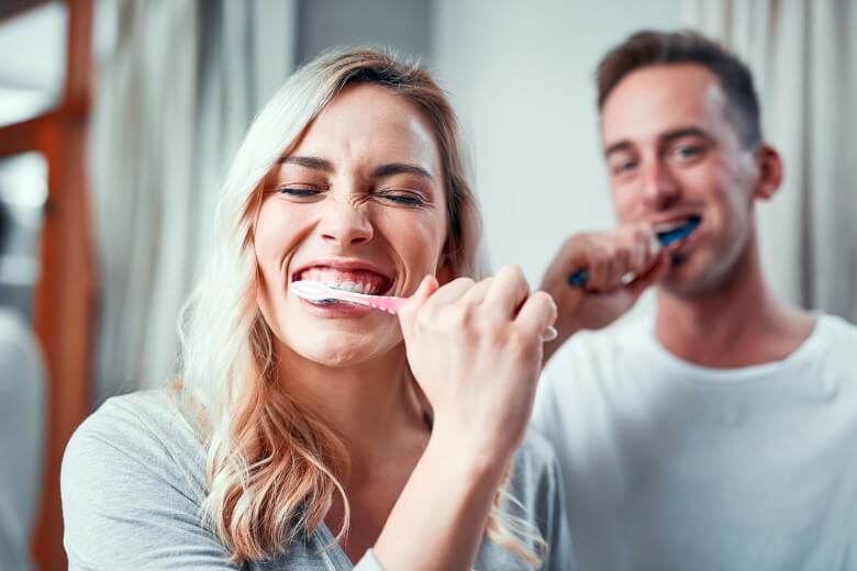 Zähneputzen vor oder nach dem Frühstück: Wann ist der richtige Zeitpunkt?