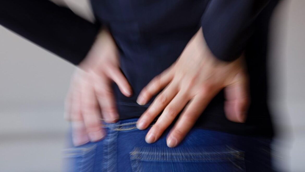 Bandscheiben Schmerzen: Ursachen und Behandlung