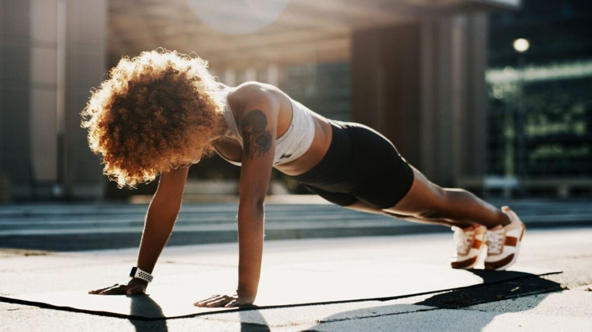 Körpergewichtsübungen: Die 10 besten Übungen für Deine Fitness